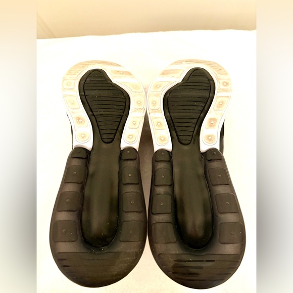 Nike Air Max 270 Sneakers - Women’s Size 9 - Picture 6 of 7